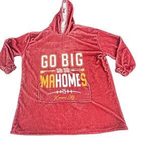 Red Go Big Mahomes Snuggie